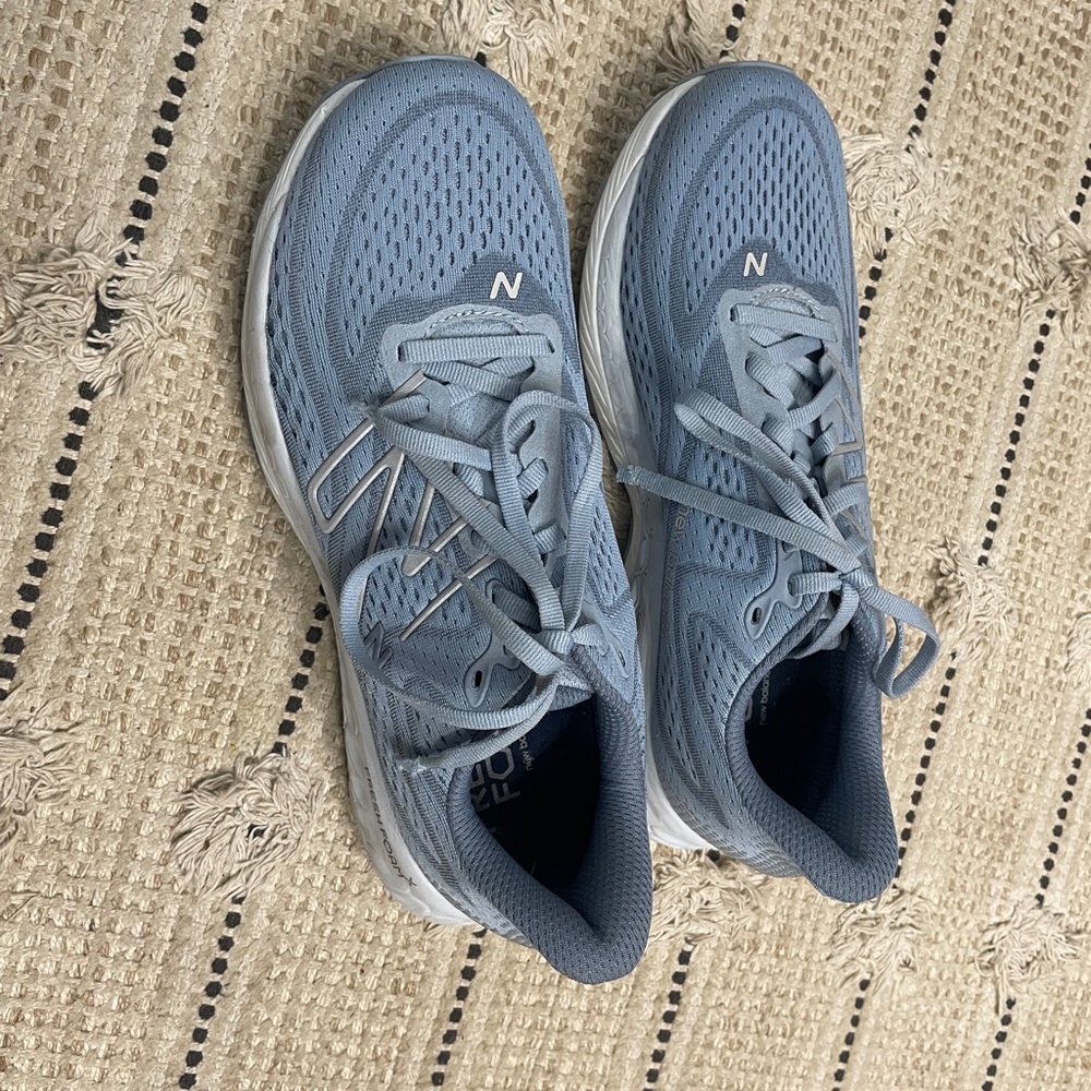 New Balance Fresh Foam 880 v13 Running Shoes Women 9.5 Wide